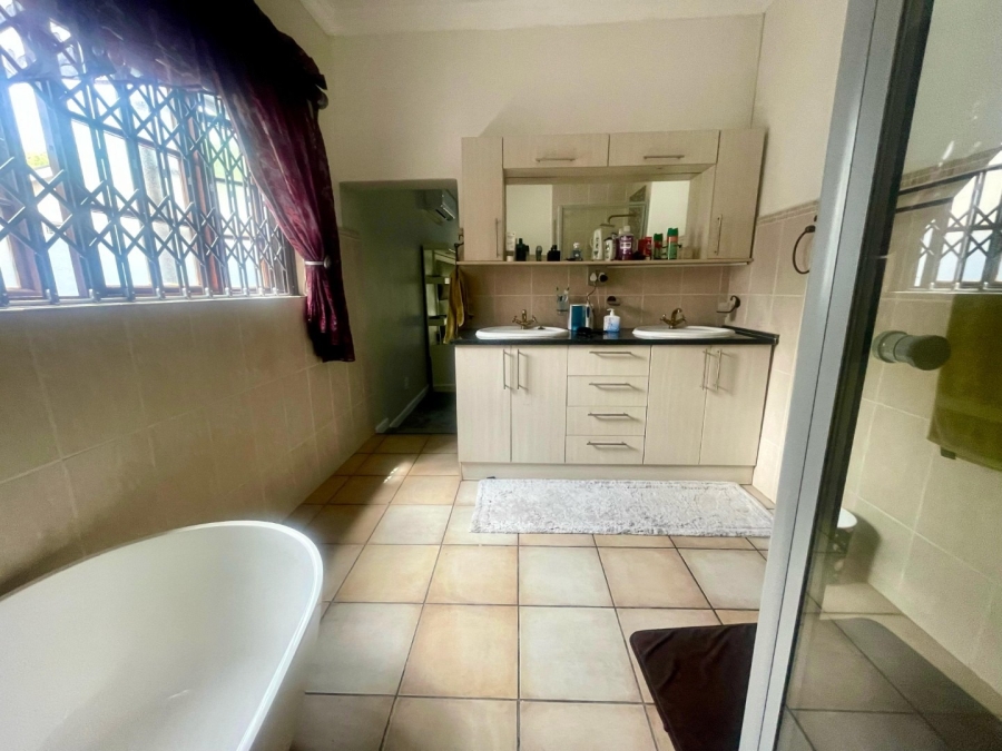 3 Bedroom Property for Sale in Protea Park North West